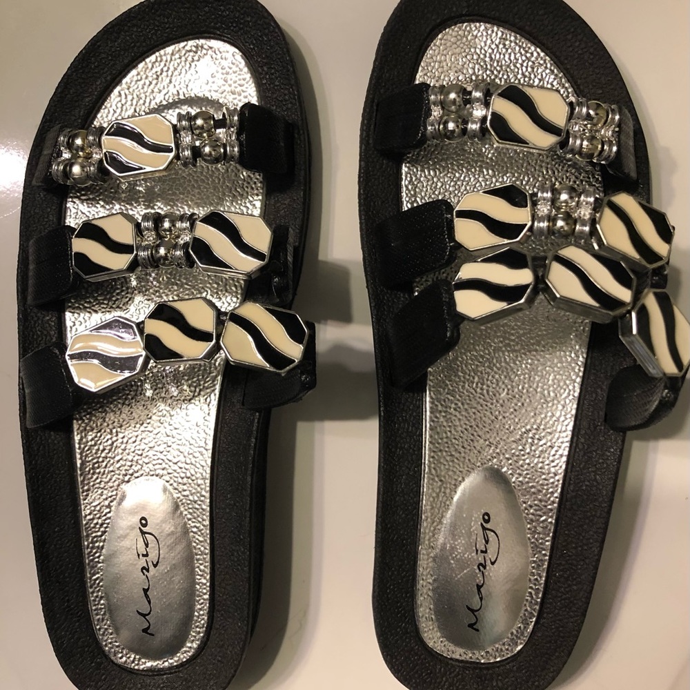 Marigo Zebra medallion Slide-on Flip Flops Black/White/Silver Size S ( 5-6.5)